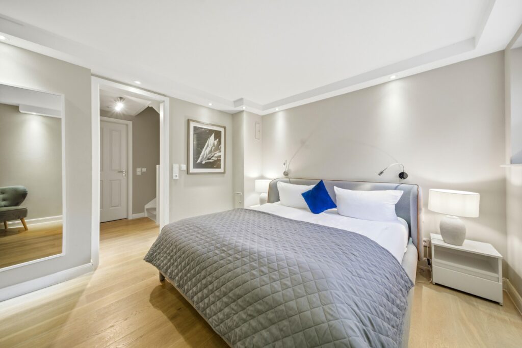 Doppelbett in Ferienwohnung auf Sylt
